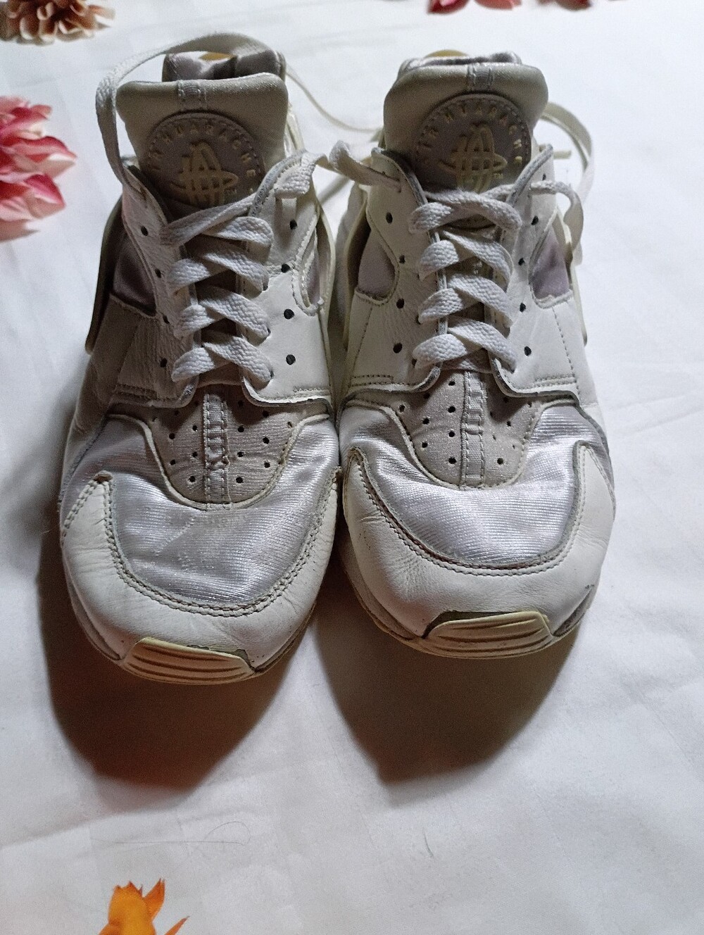 Nike Huaraches - Picture 2 of 5